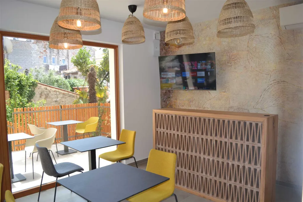 Design Room for 2 Guests in Pula Old Town