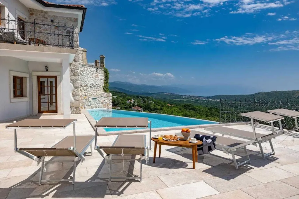 Bribir 7-Bedroom Villa with Infinity Pool & Sea Views