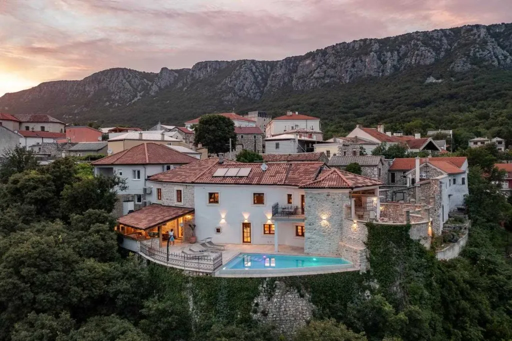 Bribir 7-Bedroom Villa with Infinity Pool & Sea Views