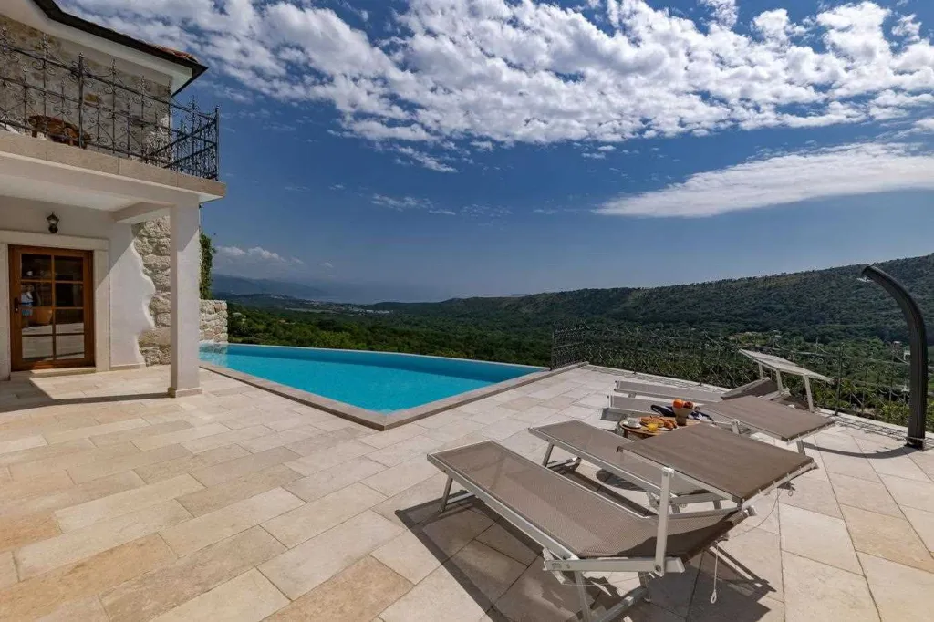 Bribir 7-Bedroom Villa with Infinity Pool & Sea Views