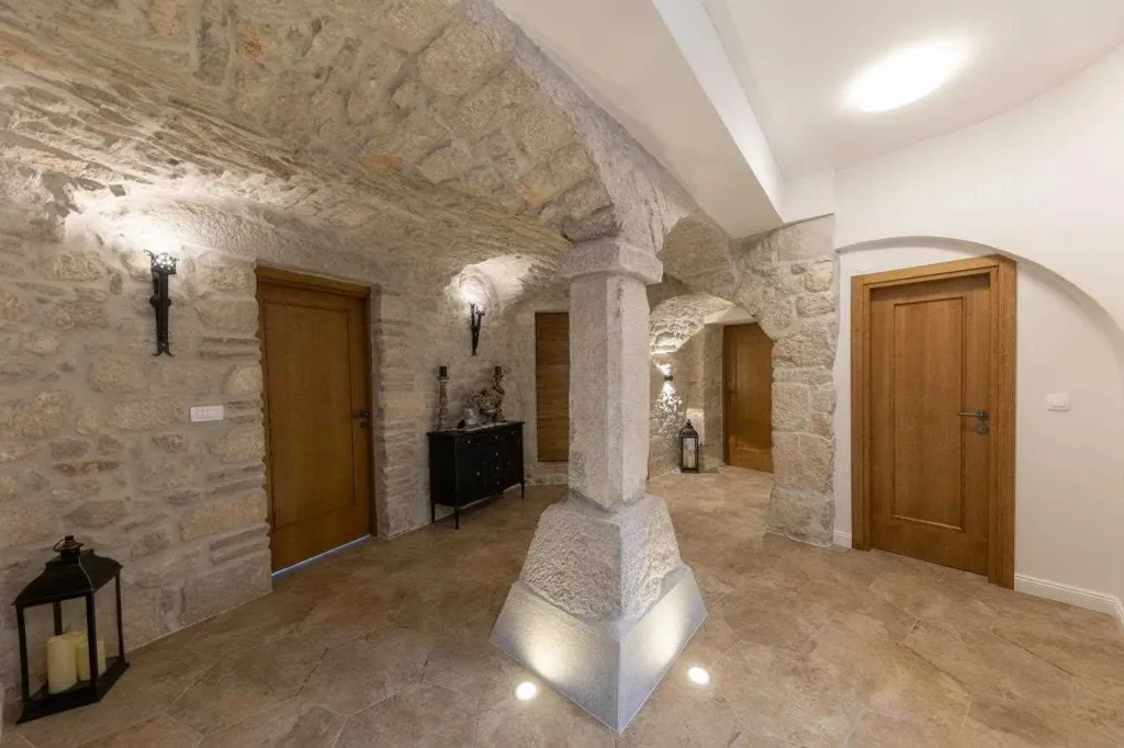 Bribir 7-Bedroom Villa with Infinity Pool & Sea Views