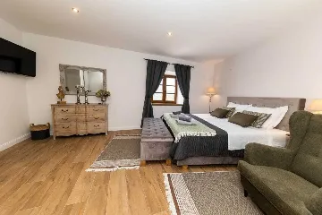 Bribir 7-Bedroom Villa with Infinity Pool & Sea Views