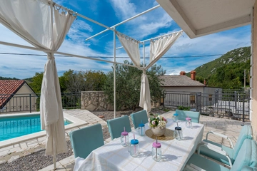 Spacious Villa in Križišće for Up to 9 Guests