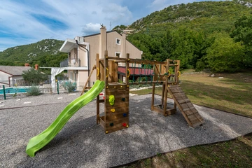 Spacious Villa in Križišće for Up to 9 Guests