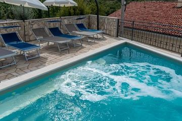 Spacious Villa in Križišće for Up to 9 Guests