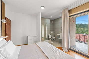 Spacious Villa in Križišće for Up to 9 Guests