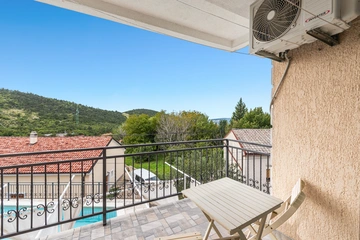 Spacious Villa in Križišće for Up to 9 Guests