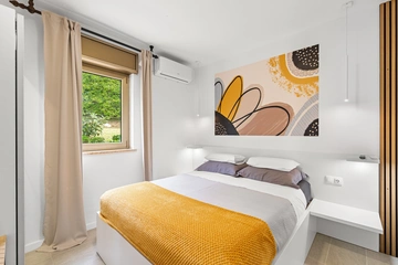 Spacious Villa in Križišće for Up to 9 Guests