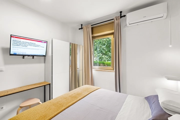 Spacious Villa in Križišće for Up to 9 Guests