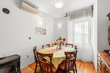 Spacious Villa in Križišće for Up to 9 Guests