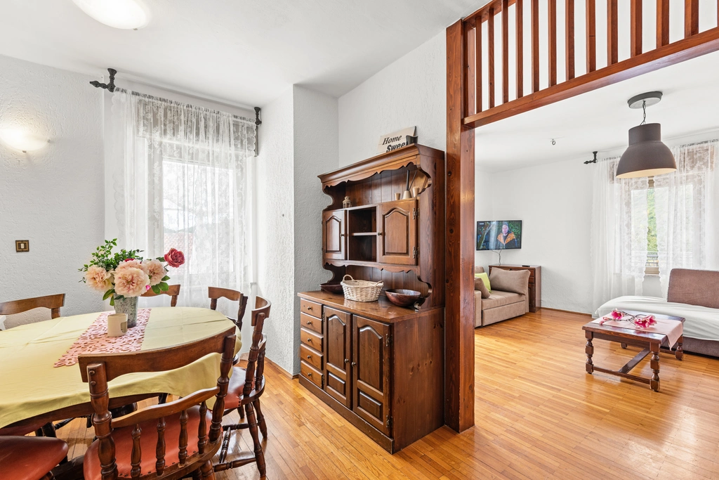 Spacious Villa in Križišće for Up to 9 Guests