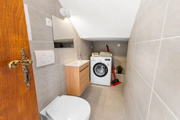 Spacious Villa in Križišće for Up to 9 Guests