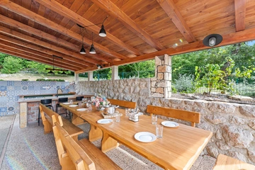 Spacious Villa in Križišće for Up to 9 Guests