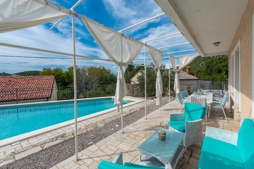 Spacious Villa in Križišće for Up to 9 Guests