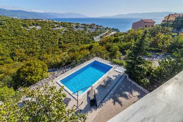 Villa with Sea View and Private Pool in Novi Vinodolski
