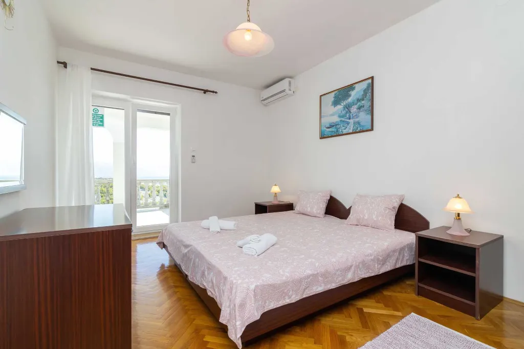Villa with Sea View and Private Pool in Novi Vinodolski