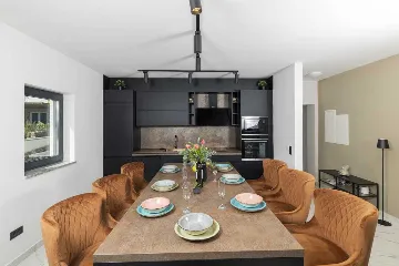 6-Bedroom Villa in Karlobag for up to 12