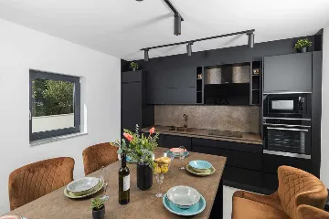 6-Bedroom Villa in Karlobag for up to 12