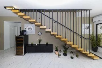 6-Bedroom Villa in Karlobag for up to 12