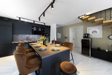 6-Bedroom Villa in Karlobag for up to 12