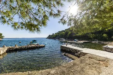 6-Bedroom Villa in Karlobag for up to 12