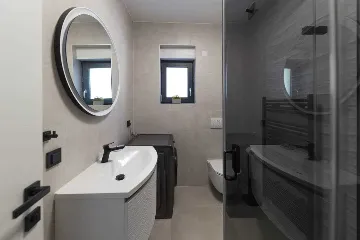 6-Bedroom Villa in Karlobag for up to 12