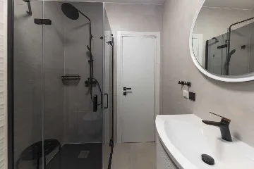 6-Bedroom Villa in Karlobag for up to 12