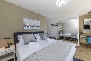 6-Bedroom Villa in Karlobag for up to 12