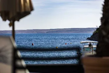 6-Bedroom Villa in Karlobag for up to 12