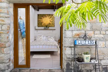 Holiday House in Gdinj for Up to 7 Guests