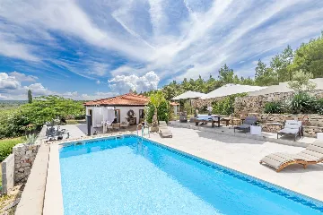 Holiday House in Gdinj for Up to 7 Guests