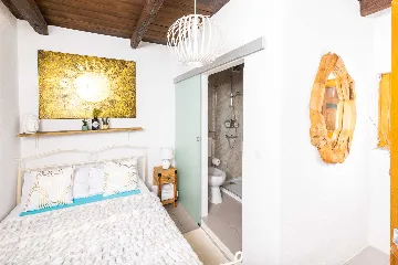 Holiday House in Gdinj for Up to 7 Guests