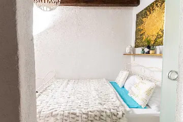 Holiday House in Gdinj for Up to 7 Guests