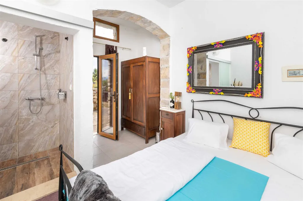 Holiday House in Gdinj for Up to 7 Guests