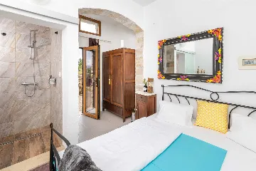 Holiday House in Gdinj for Up to 7 Guests