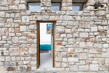 Holiday House in Gdinj for Up to 7 Guests