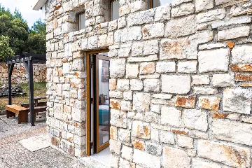 Holiday House in Gdinj for Up to 7 Guests