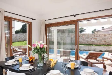 Villa in Rojnići with Private Pool for 10 Guests