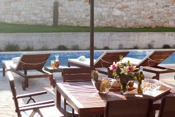 Villa in Rojnići with Private Pool for 10 Guests