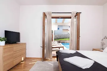 Villa in Rojnići with Private Pool for 10 Guests