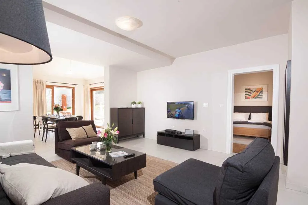 Villa in Rojnići with Private Pool for 10 Guests