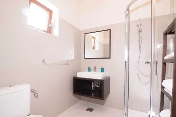 Villa in Rojnići with Private Pool for 10 Guests