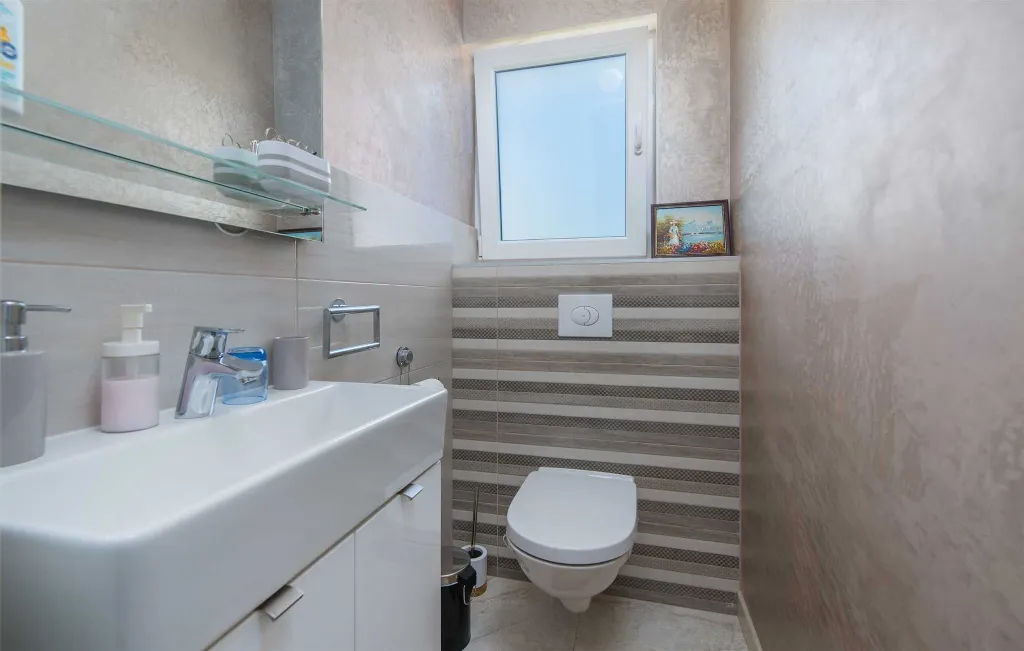 6-Bedroom Villa with Private Pool in Pula