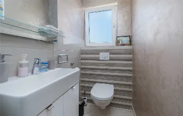 6-Bedroom Villa with Private Pool in Pula