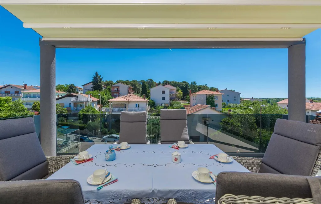 6-Bedroom Villa with Private Pool in Pula