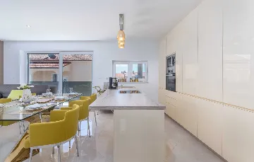 6-Bedroom Villa with Private Pool in Pula