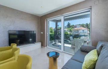 6-Bedroom Villa with Private Pool in Pula