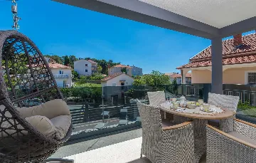 6-Bedroom Villa with Private Pool in Pula