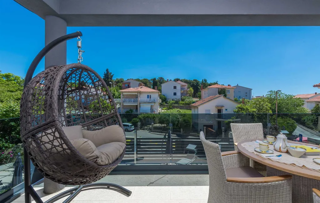 6-Bedroom Villa with Private Pool in Pula