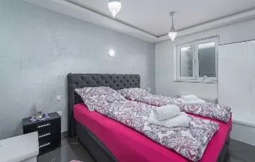 6-Bedroom Villa with Private Pool in Pula